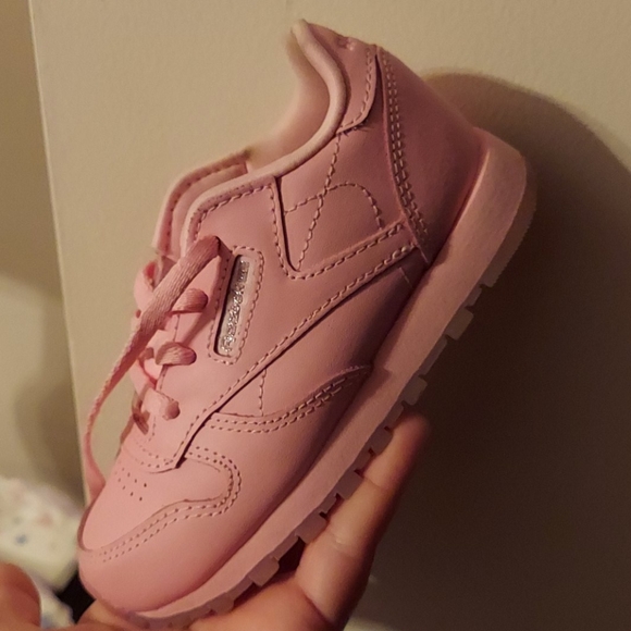 Reebok - Picture 8 of 8